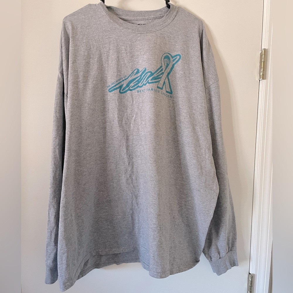 C-Port and company light weight long sleeved gray sweater